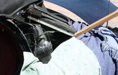 Das Stoffverdeck des BMW Z4 anheben