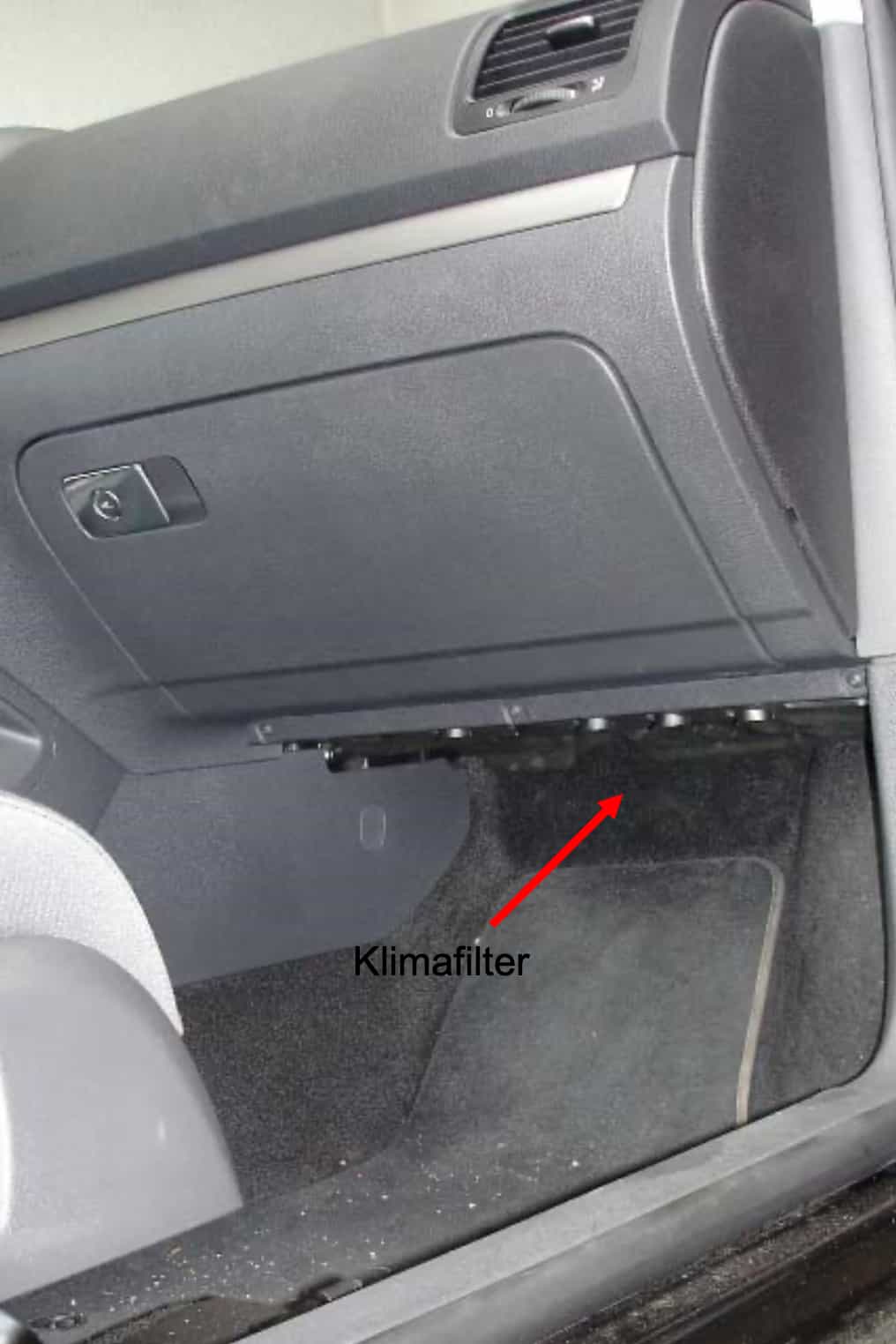 VW Golf 5 Fußraum Beifahrer